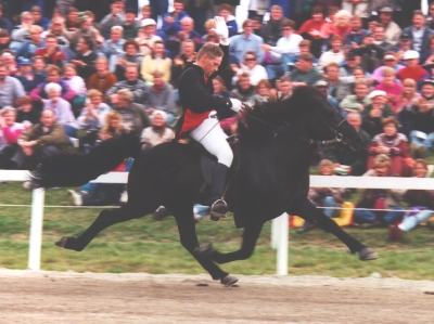 Svartur och Thrdur Thorgeirsson i flygande pass, Landsmt 1994.